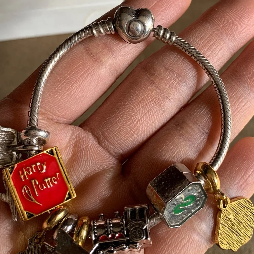 Pandora Snake Chain Heart Clasp Bracelet w/ NEW 9 Harry Potter Themed Charms EUC - Picture 8 of 11